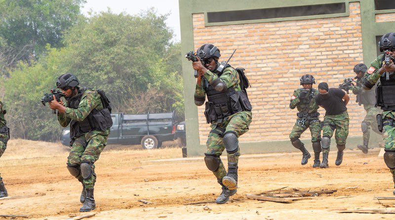 NathanGiporoso's tweet image. Kuva muri 2025 Ibihugu 7 by’Africa byasabye u Rwanda kubaha Protection Unit (Abajepe) bamwe batoze VIP Protection Unit zabyo indi Unit ya VIP Protection yo mu Rwanda irinde Abapresident bibyo bihugu

U Rwanda rwahakaniye 5 bibasaba ko babicisha mu nteko iwabo

Abandi barategereje