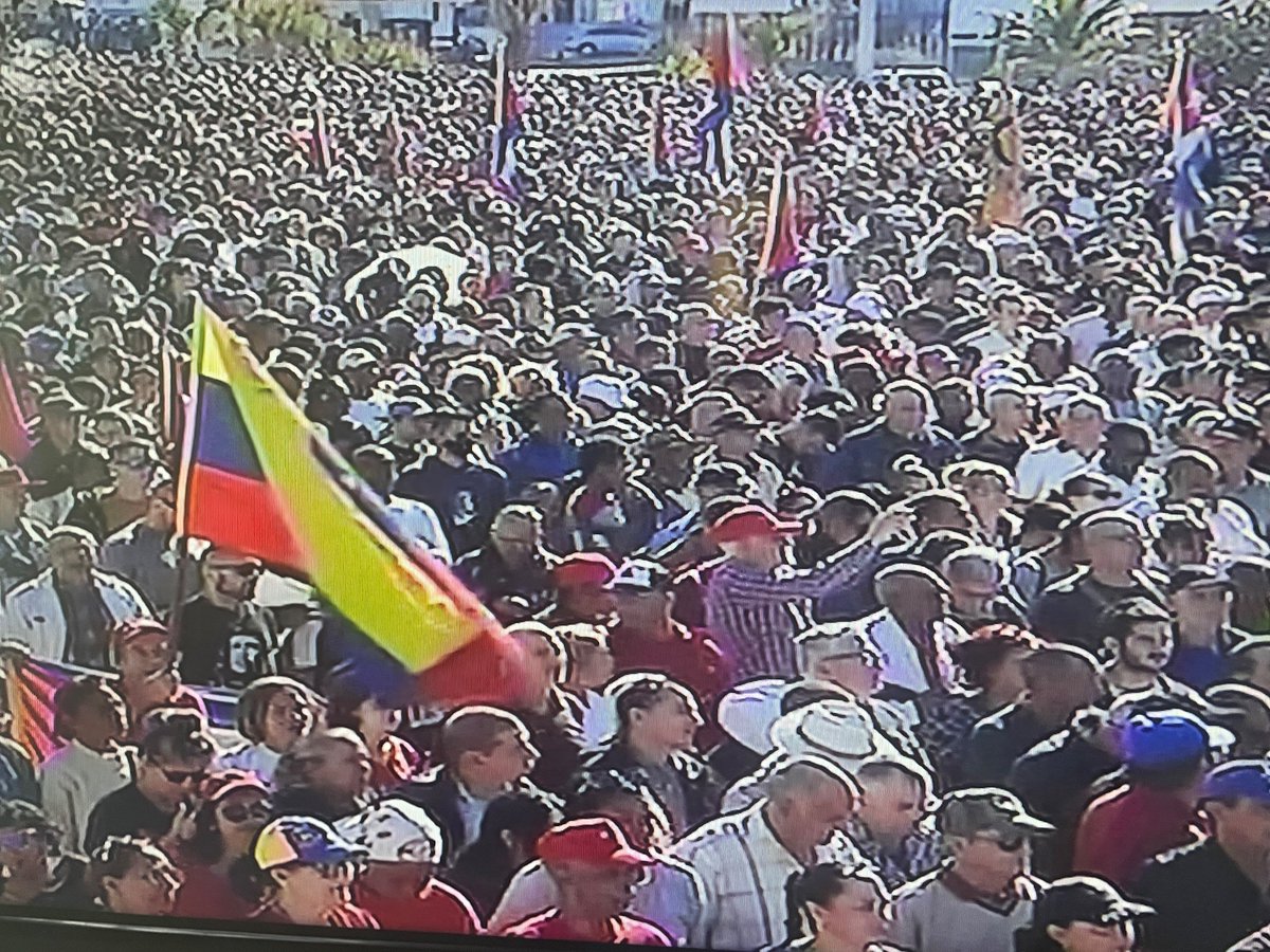 AnayansiRCamejo's tweet photo. Pueblo habanero,en representación toda #Cuba, condena enérgicamente agresión militar gob EEUU 🆚hermana República Bolivariana #Venezuela. Llamamos comunidad internacional a denunciar criminal ataque; violatorio Derecho Internacional, Carta ONU y  convivencia pacífica e/ naciones https://t.co/0SRlpltgcg