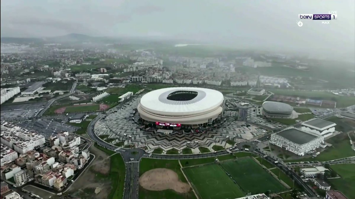 ما هذه الفخامة!!!!!!!!!!!!! 🤯🤯🤯🤯🇲🇦🇲🇦🇲🇦🇲🇦

ما شاء الله تبارك الله، استاد طنجة في المغرب! 

المغرب تبهر العالم بملاعبها الجميلة!