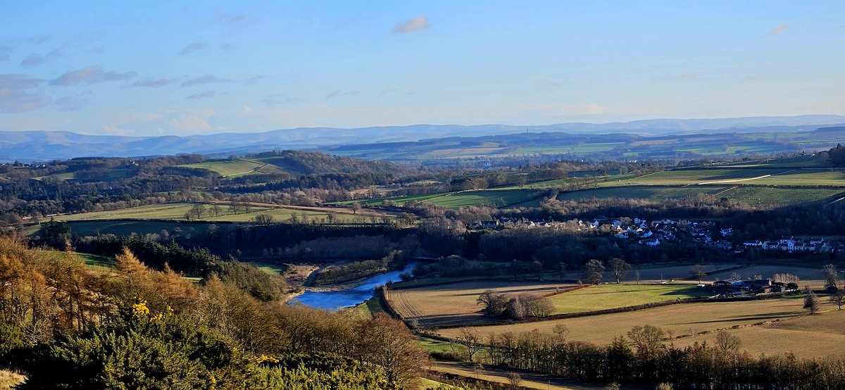 blonde_on_bikes's tweet photo. 9.3 mile walk today with the Eildon Ramblers. Cracking day to be out ❄️☀️☺️
#ScottishBorders #EildonRamblers #SUW #MelrosePaths https://t.co/LuTouxO9cn