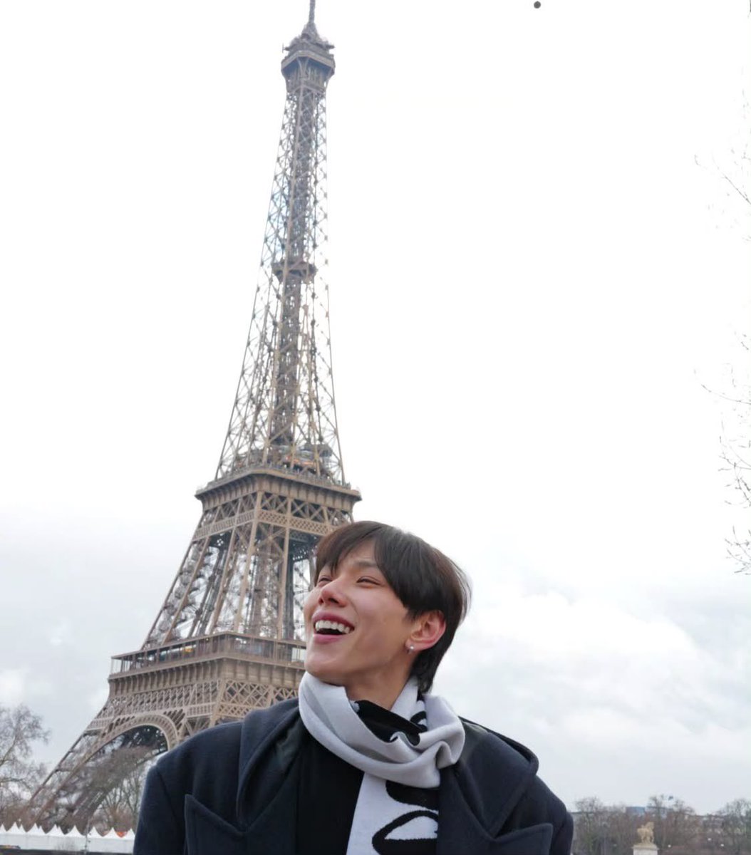 oueijja's tweet image. ᅠᅠᅠᅠ 

Enjoying Paris in winter, breathing in the clean air and the gentle restraint of the city.

ᅠᅠᅠᅠ