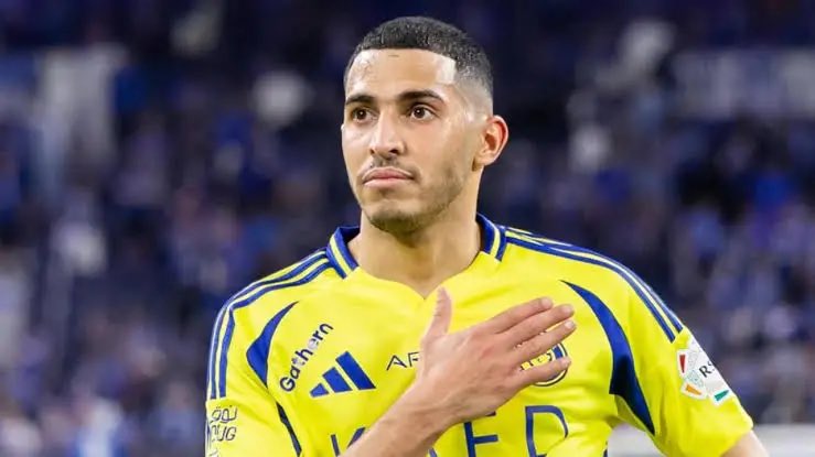 في سؤال محيرني 🤔
ليش جمهور النصر ما شن حمله على سلطان الغنام  زي ما جمهور الاتحاد شن حمله على عوض الناشري بالرغم انه أهدافنا امس كانت تقريبا كلها من جهة سلطان الغنام !!!
😅🤔🤔🤔