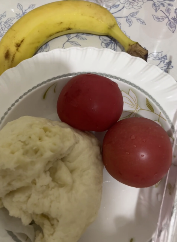 Cyan___QAQ's tweet photo. 派手ではない��れど、愛に満ちている 💕🥯🍅 https://t.co/0t7H16WEq2