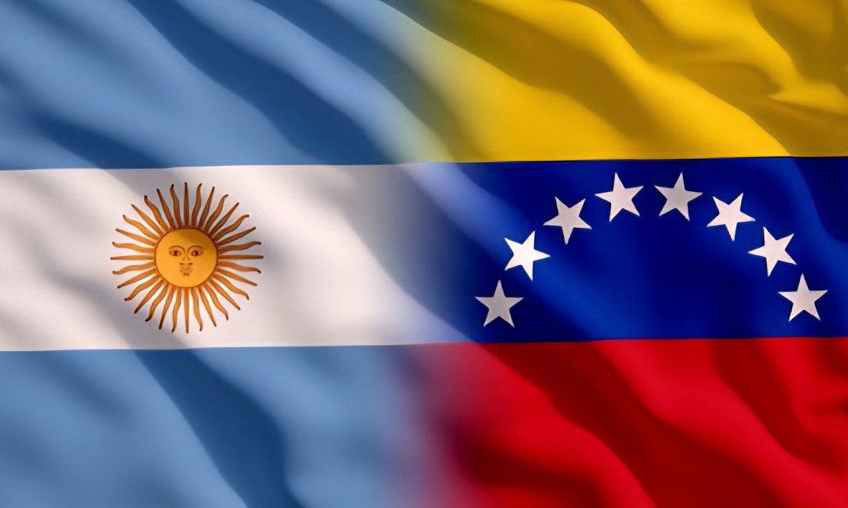 🇻🇪 El pueblo venezolano tiene una gran oportunidad de desarrollo y crecimiento

Son muchos años de un régimen opresor que se encargó de expulsar a millones de sus ciudadanos en busca de mejores oportunidades 

#venezuelalibre