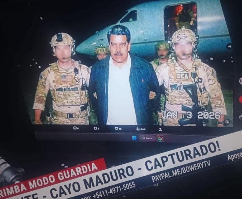 MoisesVilla_91's tweet photo. La libertad celebra, así se trata a los asquerosos dictadores, narcotraficantes, izquierdistas, a todo aquel político que comete actos atroces contra su propio pueblo con tal de saciar sus intereses políticos y económicos, enhorabuena Venezuela.🤝🇻🇪 Que viva la libertad carajo!❤️‍🔥 https://t.co/GmMYwysCri
