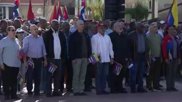 🔊 El pueblo habanero desde la Tribuna Antimperialista José Martí en #LaHabana denuncia la agresión estadounidense contra la República Bolivariana de #Venezuela. #CubaConVenezuela
#CiegodeAvila  <a href="/YaquedeCuba/">Yaquelin</a>
<a href="/fernandezarcia/">Alfredo Fernández Arcia</a> <a href="/PortalesYa9628/">Yamilka Aguilar Portales</a> 
<a href="/CedenoPazo/">Lianet Pazo Cedeño</a> <a href="/FctGallardo/">@gallardo-UNICA</a> 
<a href="/EVilluendasC/">Enrique Villuendas</a>