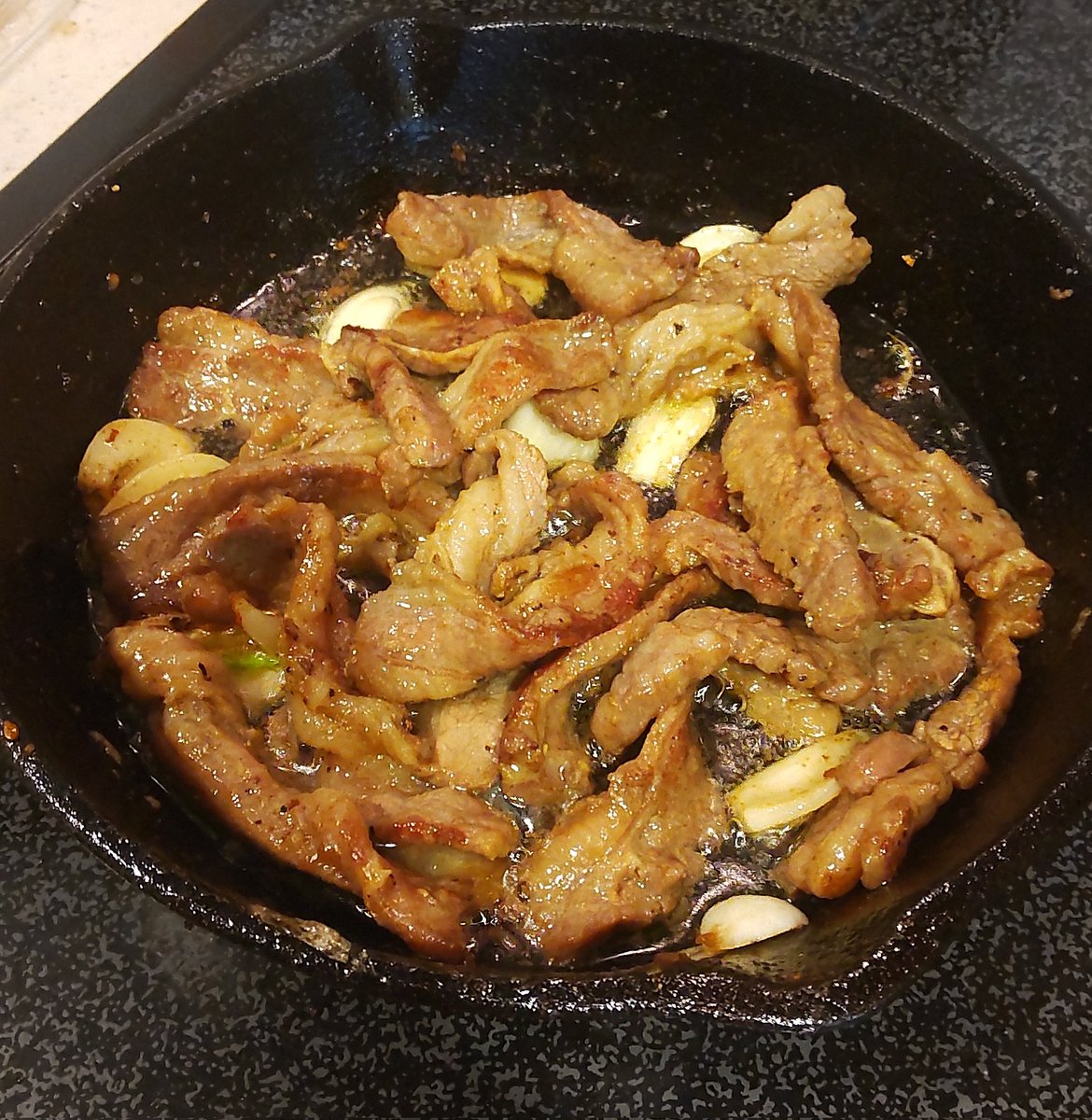 鉄スキレットの、真の力が目覚める…( ˇωˇ )
#ハーフプライスビーフ 