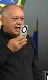 "Aló, Karol. Préstame la bebé, mamahuevo"