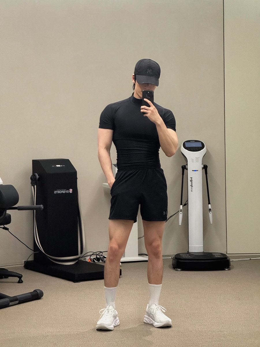 D0GSOUL's tweet image. ㅤ
good morning everyone. i hope 2026 is being kind to you so far. replies will come slowly but surely cause im gonna be around. please eat plenty, stay hydrated and take care. you're doing so good and im proud of ya. 
ㅤ