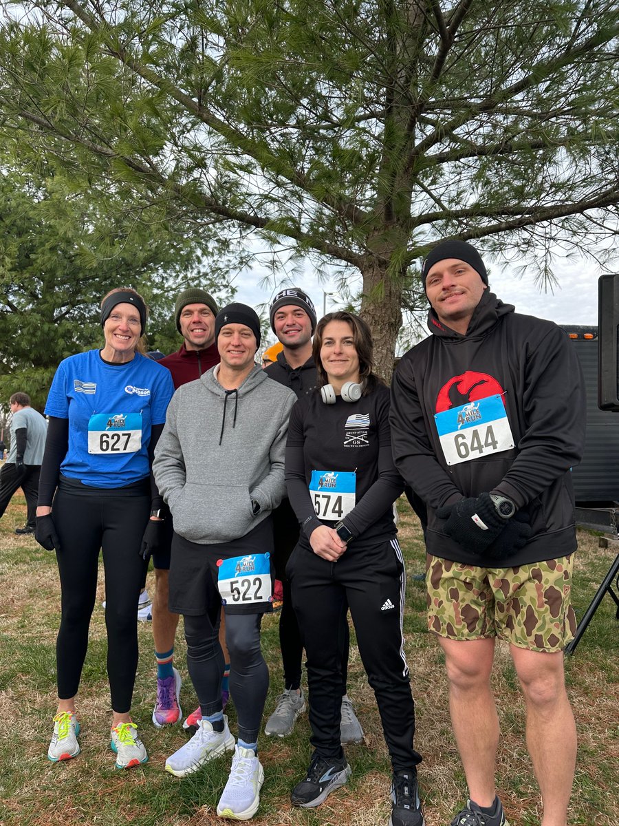 BGKYPolice's tweet image. This morning, BGPD members joined the Frozen 4 four mile run/two mile walk at Ephram White Park in support of Mason Davis and his family. We’re proud to stand with our community and support such a meaningful cause. Congratulations to all participants!
#bgky #masonstrong