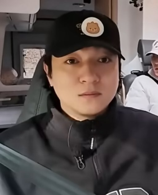 아니.. 박성찐이야 프로필이랑 똑같잖아