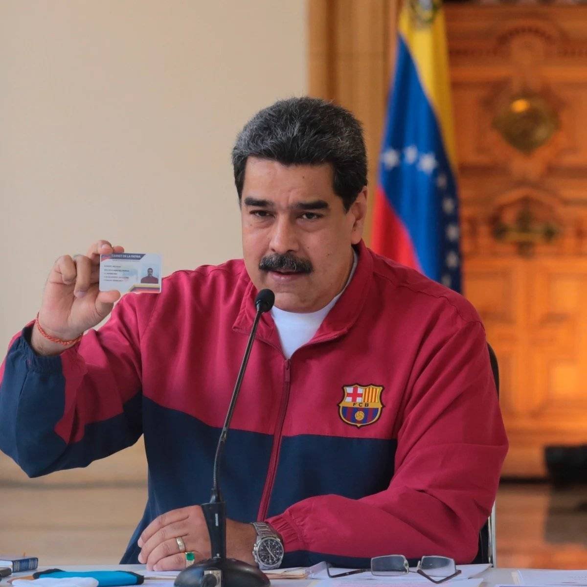BarcaUniversal's tweet image. ‼️ Venezuela’s President Nicolás Maduro, now reportedly captured by the United States, has long been known as a passionate Barcelona fan. 

He once joked back in 2020 that he would “join Barça” as a new signing, and cried when Leo Messi left for PSG.

Maduro also strongly…