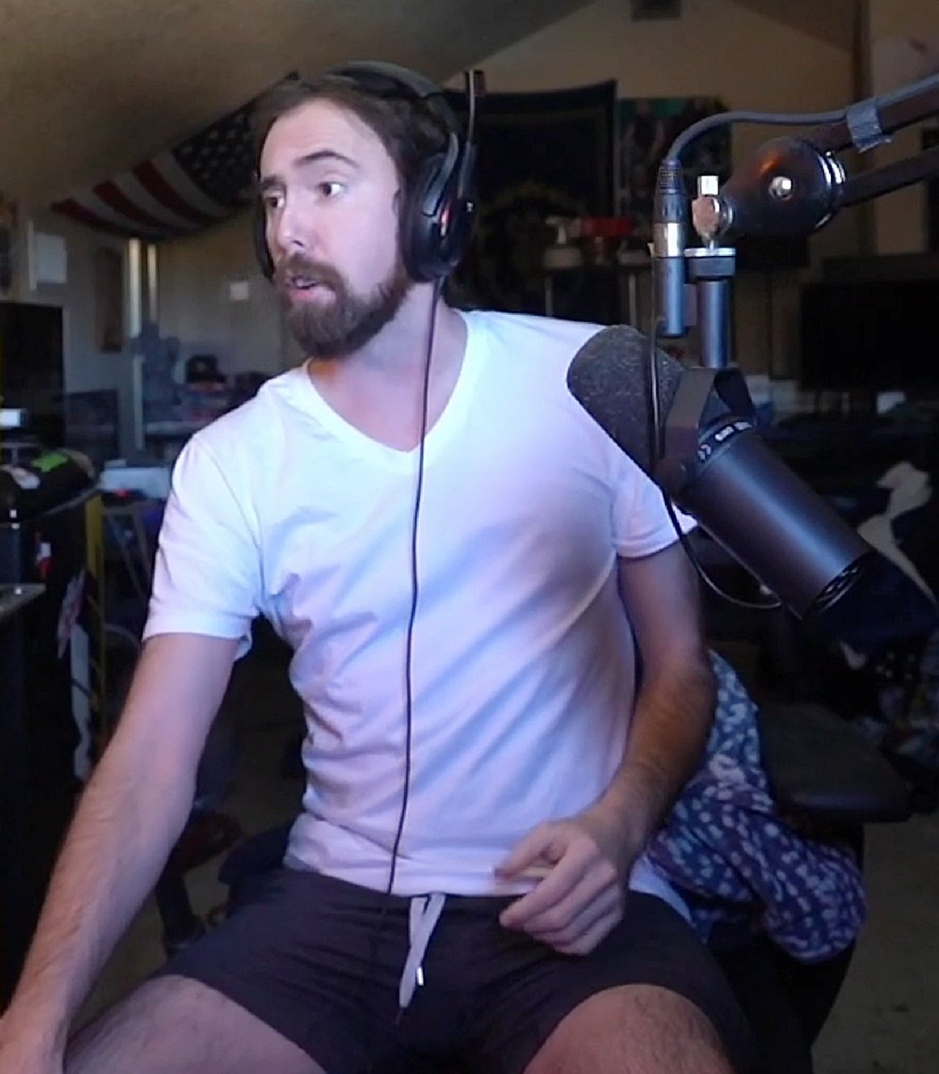 Dexerto's tweet image. Asmongold has cleaned his bedroom

"This took me three hours. I'm gonna be honest, my legs hurt, my arms hurt, and my back hurts"