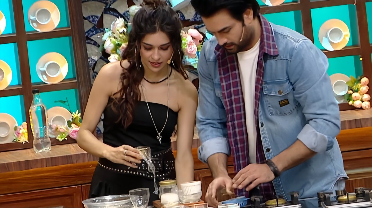 #VivianDsena &amp; #EishaSingh add warmth, fun, and genuine chemistry to every #LaughterChefs3 moment.

#VDians #EishasTribe #LaughterChefs