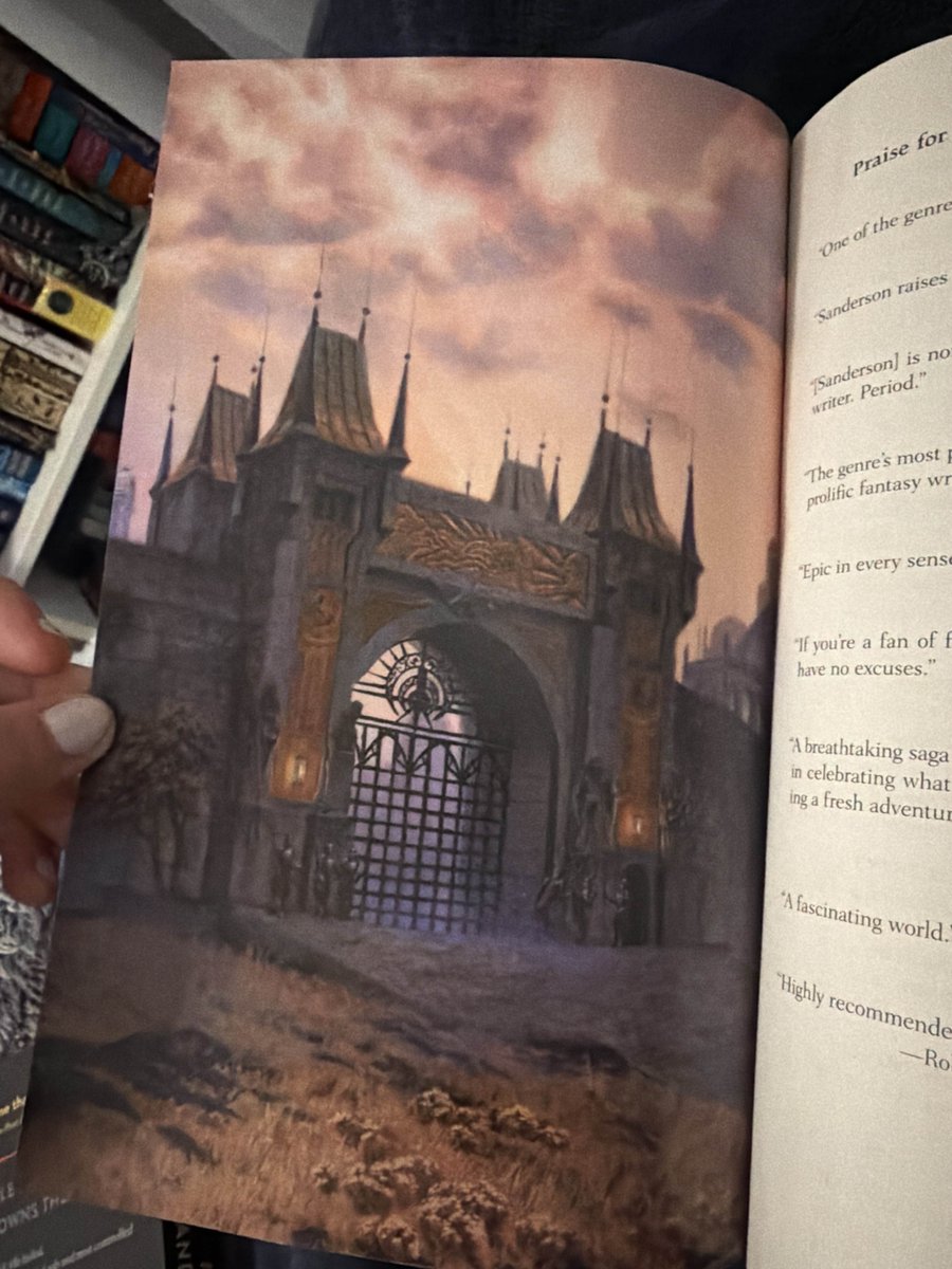 Cosmere16Pod's tweet image. Las nuevas ilustraciones de Mistborn (las dos primeras) son de Myles Wohl. Las dos de El pozo de la ascensión y de El héroe de las Eras (en el tuit de abajo) son de Sarah Finnigan. Vin me recuerda a Dafne Keen…