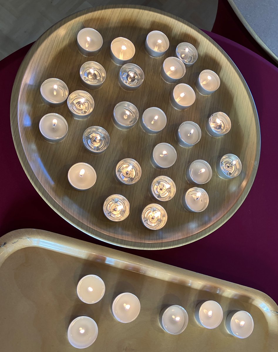 Afgelopen zondag werd in de Emmaüskerk de elfde Hattemse Top 2000 dienst gehouden. Bij deze enkele tijdens de dienst gemaakte foto’s en de link naar het verslag in de Hattemer: shorturl.at/i3VAg #top2000dienst