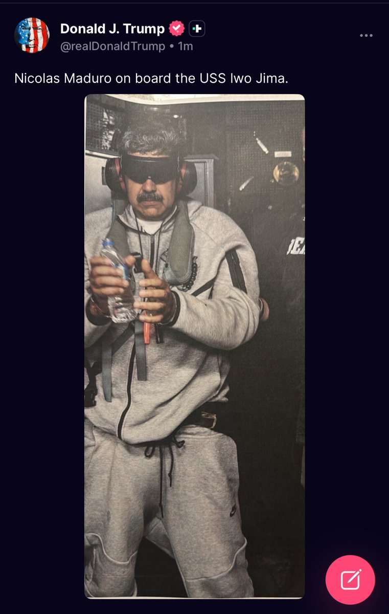 AlertaNews24's tweet image. 🇺🇸🇻🇪 | URGENTE - MADURO CAPTURADO: TRUMP PUBLICA EN SU RED SOCIAL LA FOTO DE NICOLÁS MADURO A BORDO DEL USS IWO JIMA.