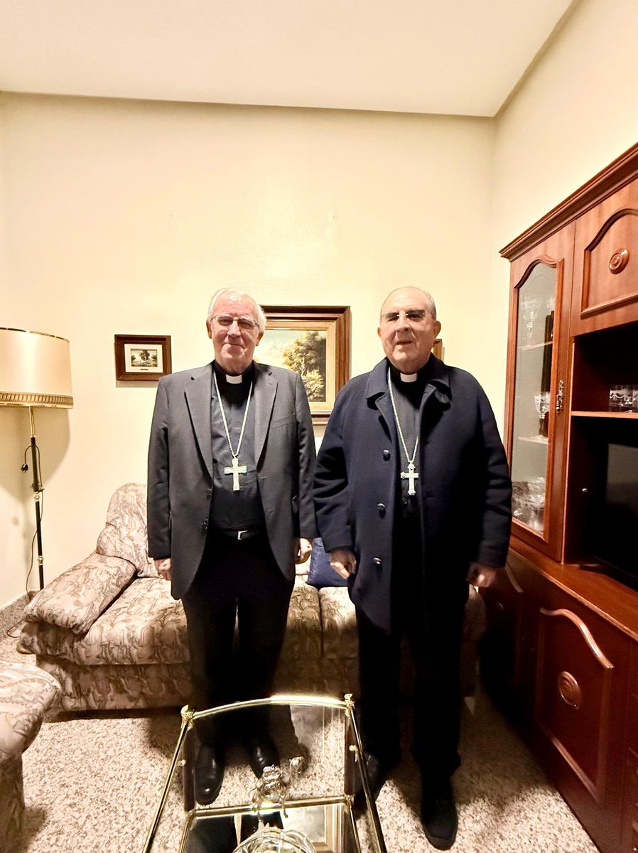 Visita a don Juan José Asenjo, nuestro querido Arzobispo emérito. Él se siente muy unido a la familia diocesana y reza por ella. También nosotros lo recordamos con agradecimiento y lo tenemos presente en nuestras oraciones