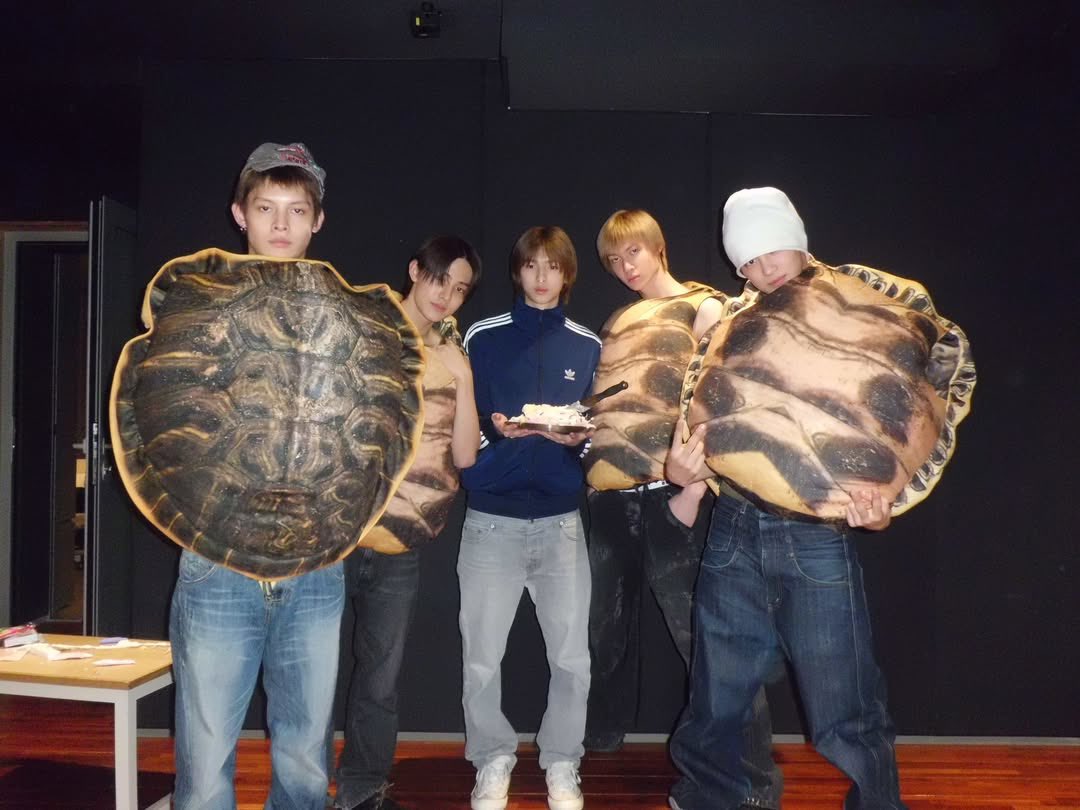 juhoqon's tweet image. makasih ya guys udah mau jadi kura-kura🐢💚