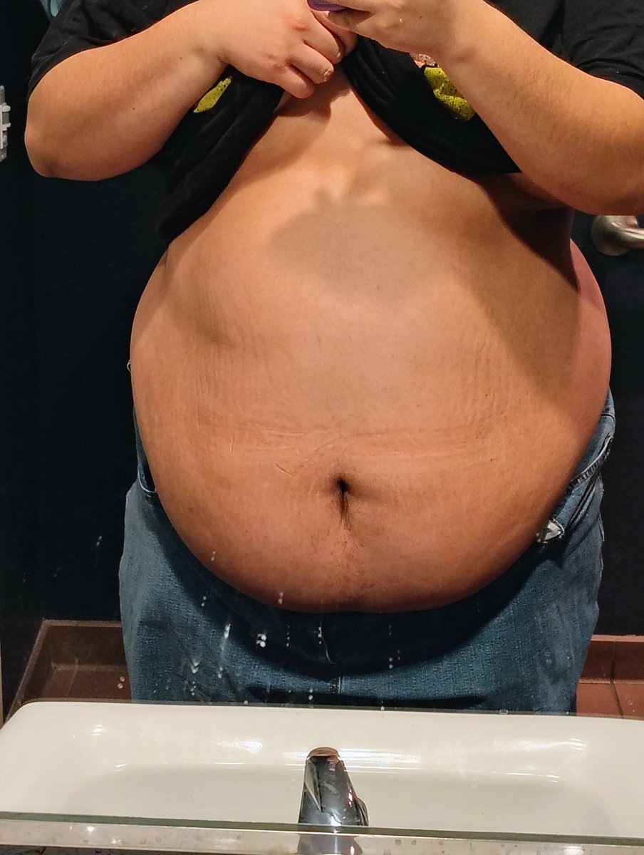 Here's a quick lil belly pic I took after work yesterday