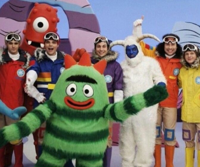 ItsKevinCrow's tweet image. I will never NOT find it funny how MCR turned down doing a song for the Twilight movie, but went on to do one for Yo Gabba Gabba.