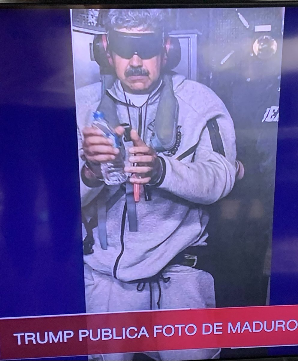 Lorenilla2's tweet photo. Y pues…. Llegaron por el, ahora a responder por todos sus actos y a delatar a raimundo y todo el mundo 🥳🥳🥳🥳 https://t.co/ywRa3XFq3l