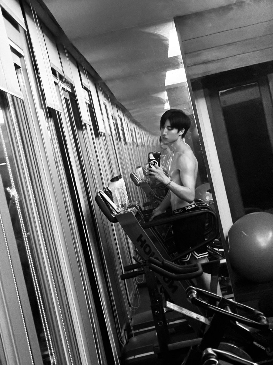 jungwboo_'s tweet image. 🌝💤