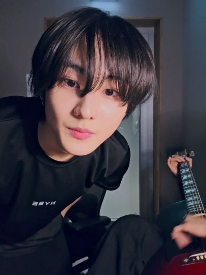 Gebevr's tweet image. Tidak bisa tidur~