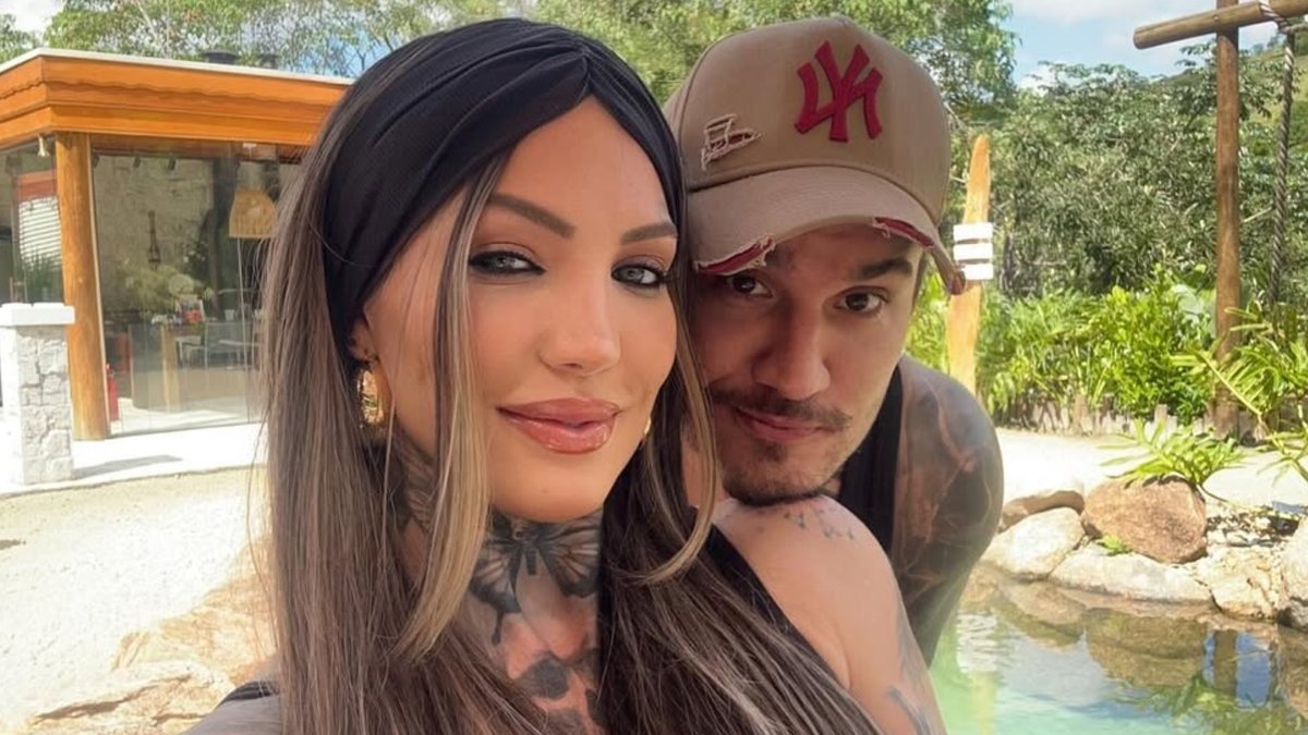 HugoGloss's tweet photo. Zoo anuncia fim do casamento com Christian Figueiredo; leia comunicado https://t.co/naQS5WV5ba (📸: Reprodução / Instagram) https://t.co/pZ5CIAeHpX
