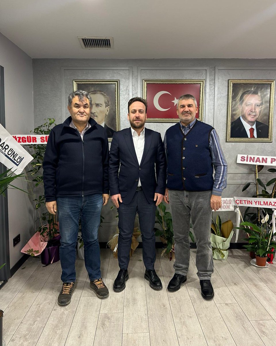Önceki dönem Günyüzü Belediye Başkanımız Remzi Arayıt ve Çifteler Belediye Başkanımız Metin Özen, İlçe Başkanımız Serhat Tunç’a hayırlı olsun ziyaretinde bulundu. Nazik ziyaretleri için teşekkür ederiz.
🔸 AK Parti Seninle #Tepebaşı