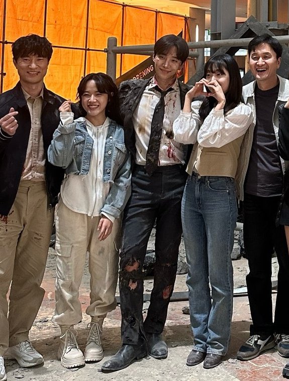 mika72125's tweet image. 肩幅、胸板、ウエスト、太ももの程良い細さとかバランスが超絶だし✨足長いしスタイル良すぎて大変〜🙈︎💕︎︎
#이준호 #LEEJUNHO
#CASHER
#03Collective #03CLTV