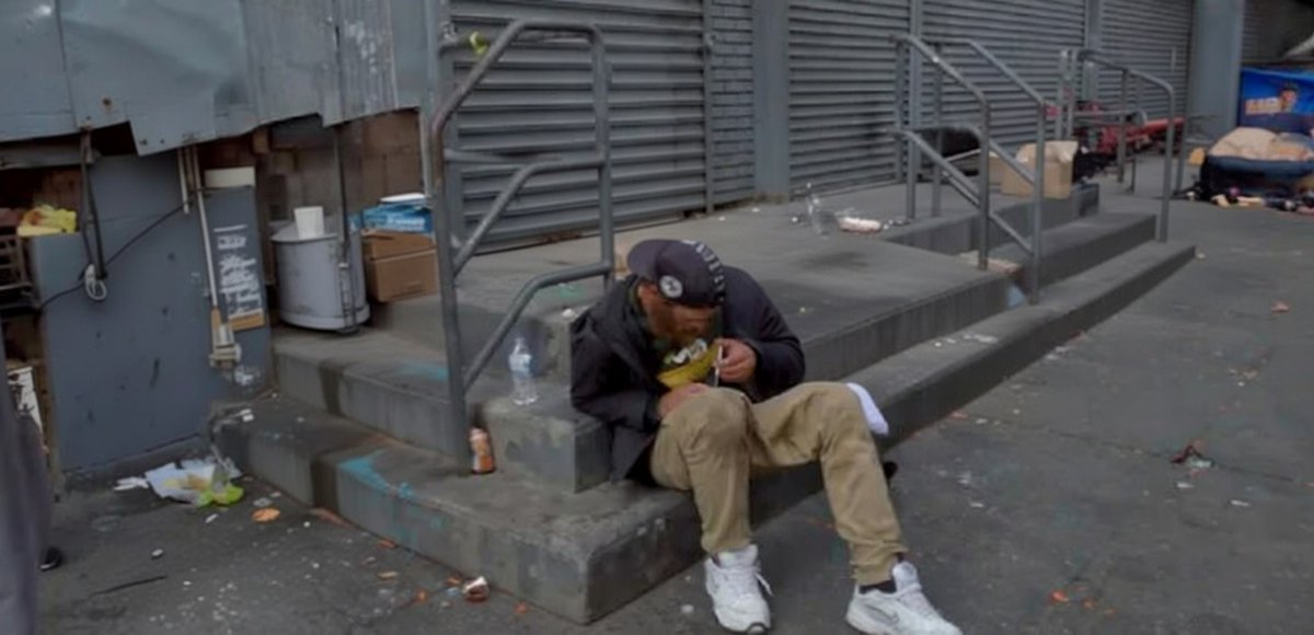 "97% наркотиков, поступающих в нашу страну - мы отсекли — Трамп" 
До ПОЛУНОЧНОГО МОЛОТА \ После