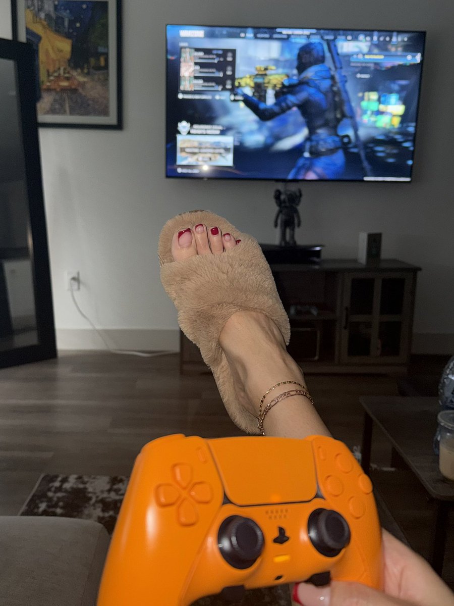 ms pretty feet tweet media