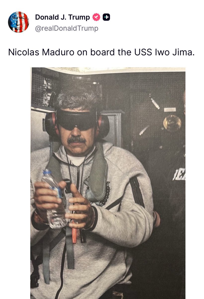 montenegrojluis's tweet photo. Primera foto oficial de la aprehensión del dictador Nicolás Maduro, la madrugada de este 3 de enero de 2026 en Caracas, Venezuela. https://t.co/9mRWvpGTxQ