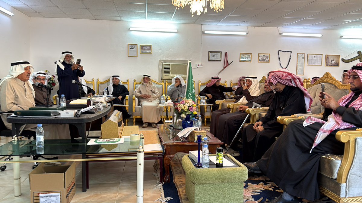 بدعوة كريمة من الأستاذ الشيخ  إبراهيم التويم رئيس سبتية الجريفة الثقافية سعدت هذا اليوم بحضور محاضرة معالي الدكتور فهد السماري حول "المذكرات" وكان الحضور كبيرا مميزا من النخب المثقفة والأساتذة الكرام.
محاضرة قيمة وضيافة كريمة.<a href="/al_sabtia/">سبتية الجريفة الثقافية</a>