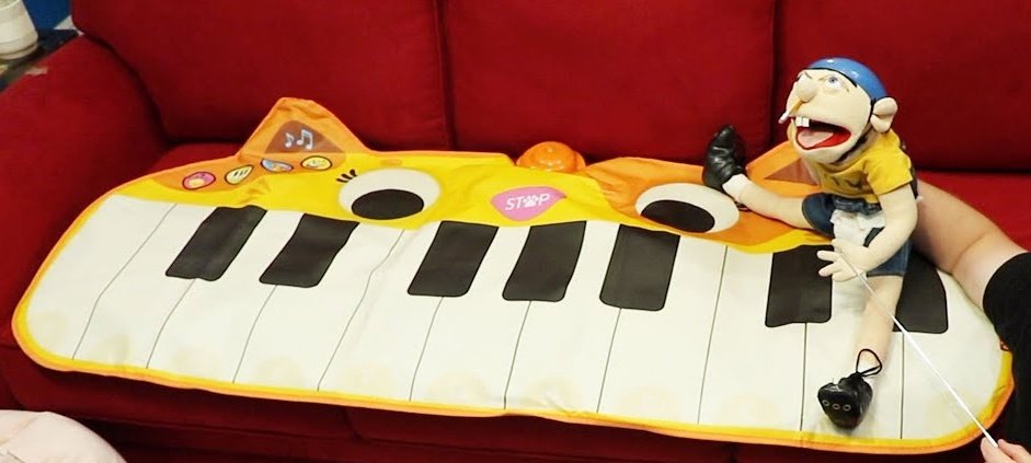 I just got a giant cat piano!