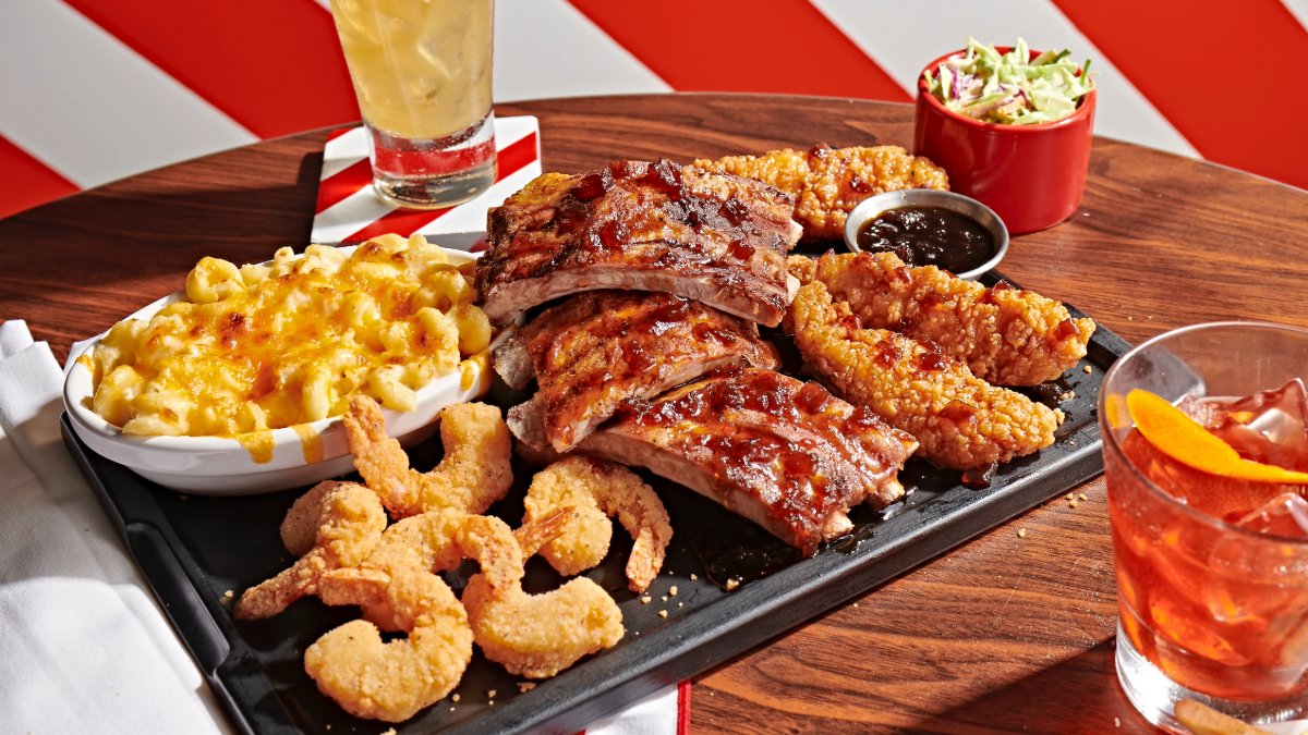 TGI Fridays tweet media