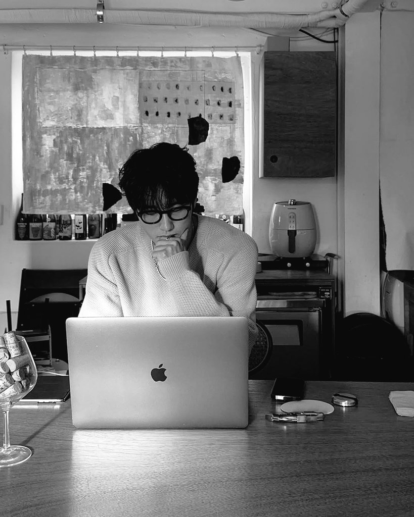 magnetificost's tweet image. Three out of seven visas are approved and I'm already overwhelmed. Oh how i love being W N I.