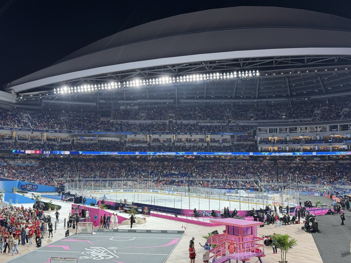 Ignore the haters <a href="/NHL/">NHL</a>, last night’s #WinterClassic was a blast! Weather was PERFECT and the atmosphere was a true party.  Only negative was the <a href="/FlaPanthers/">Florida Panthers</a> performance on ice, but even that is NBD compared to this amazing showcase event. Kudos all around!!