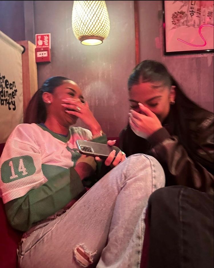 symz___'s tweet image. Quand la discussion dérive sur la psychologie, les problèmes familiaux, l’enfance, les traumas, la religion, l’amour , les théories du complot, la musique.