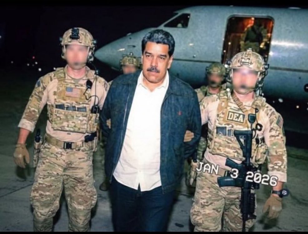 It should be Netanyahu in this picture. 

Not Maduro.