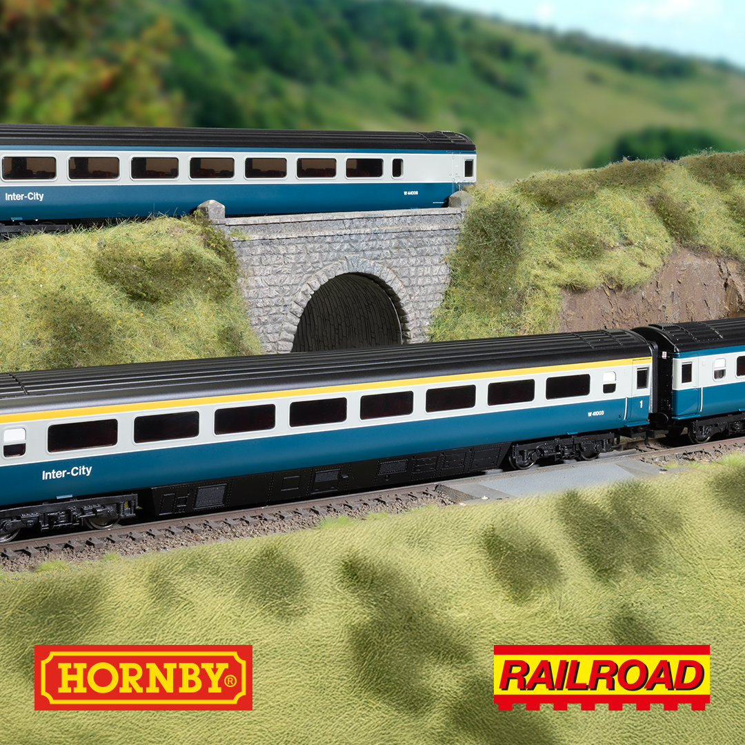 hornby's tweet image. Our Railroad range offers durability and detail all for a great price!

Perfect for those who are new to the hobby, younger modellers, or those simply looking to expand their collection.

Explore the RailRoad range today 👉bit.ly/3KzICTg

#Hornby #Modelrailways