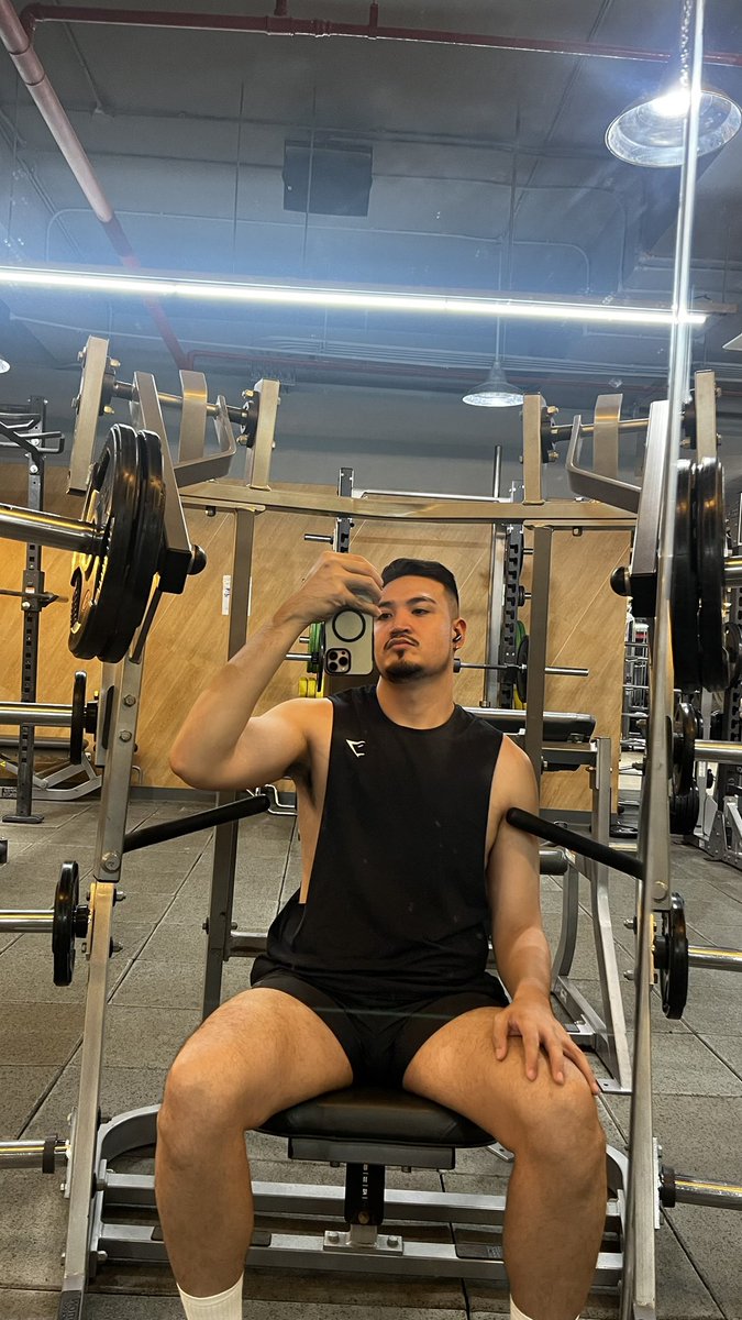 Earl Francis tweet media