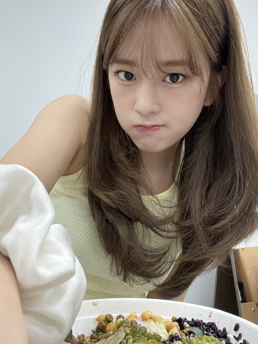 391sound's tweet photo. 같은앞머리로도 이렇게다른느낌주는거, 다소화가능한거 너무좋음 https://t.co/kaZ1CXMAeY