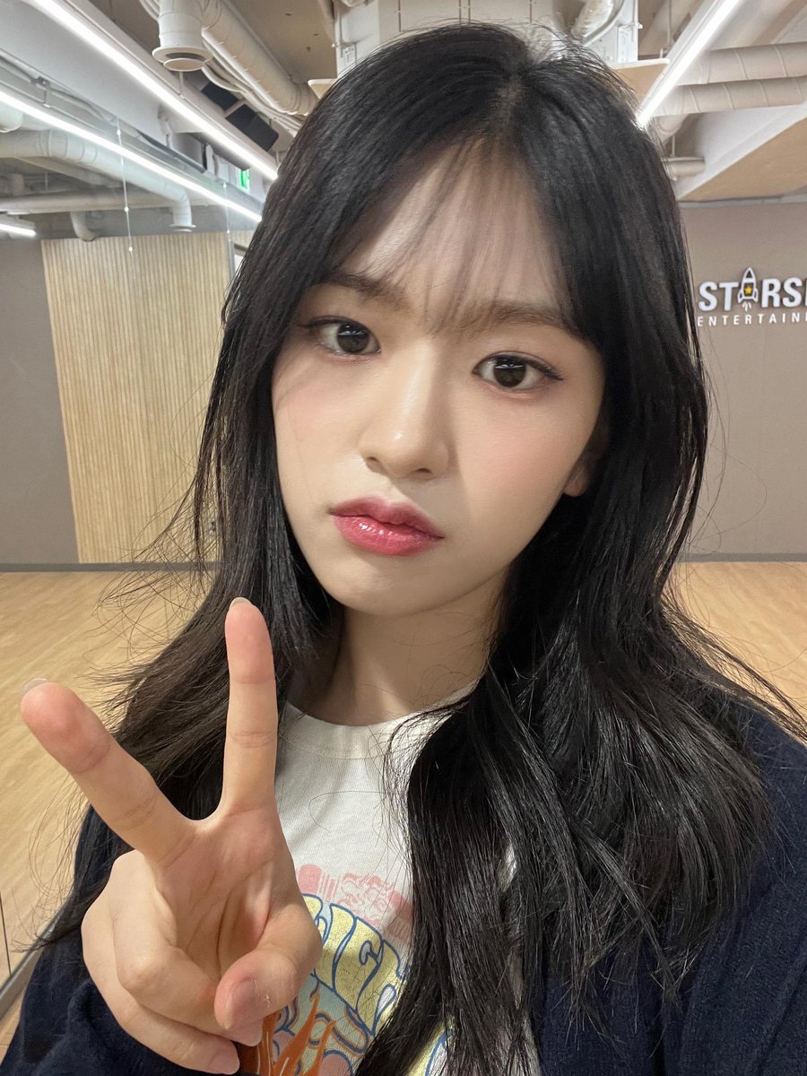 391sound's tweet photo. 같은앞머리로도 이렇게다른느낌주는거, 다소화가능한거 너무좋음 https://t.co/kaZ1CXMAeY