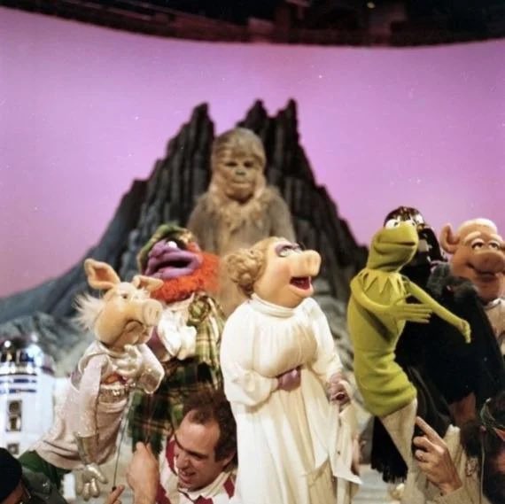 BobaFettANHSE's tweet image. #themuppetshow and #starwars collide