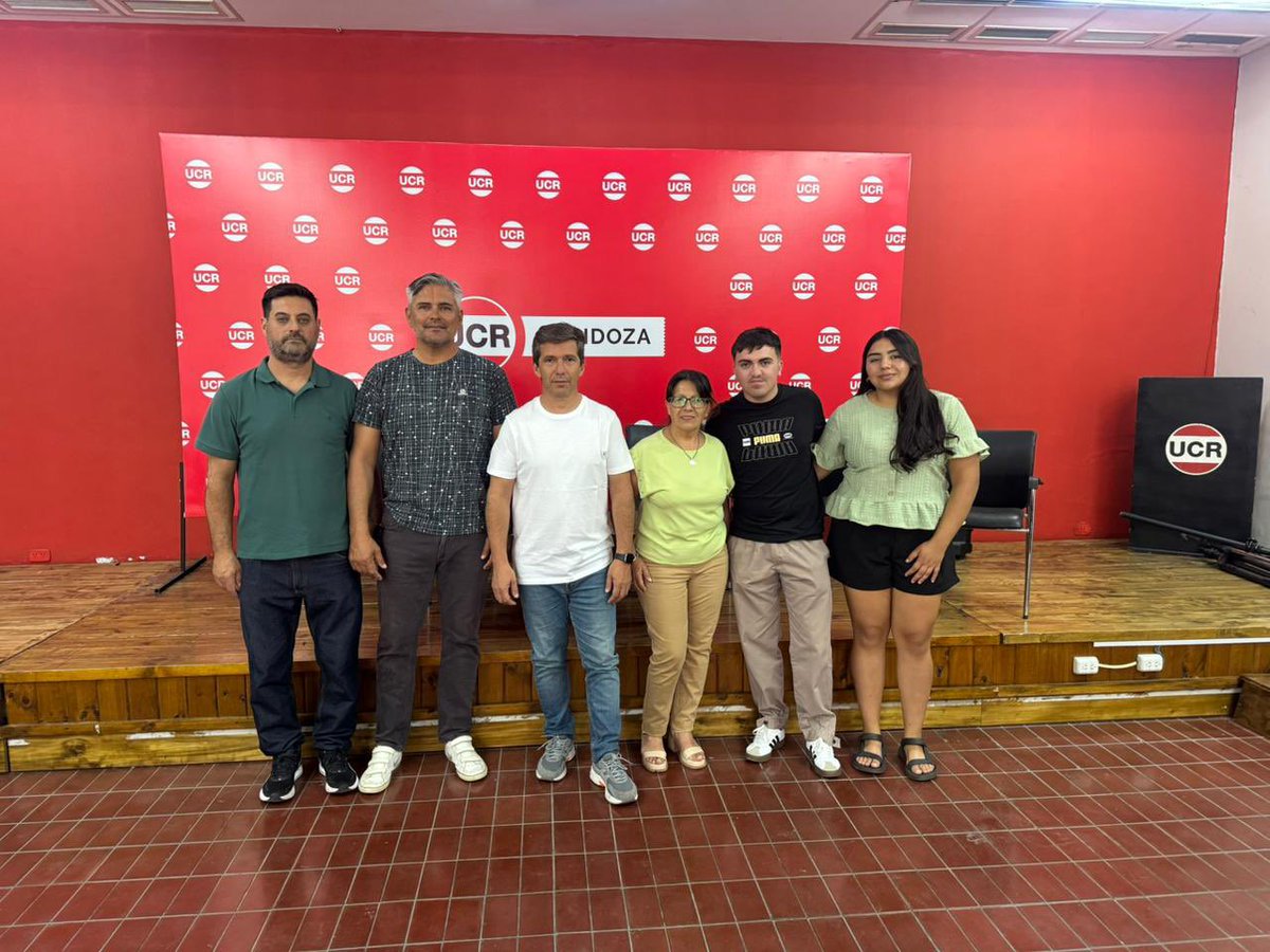 ucrmendoza's tweet photo. Nos preparamos para las #Elecciones del 22 de febrero 🗳️

Presentamos a nuestros candidatos en La Paz, para conformar la alianza del @FrenteCambiaMza: 

▪️Nelson Eduardo Poroyán 
▪️Camila Soledad Rosales 
▪️Jesús Quiroga
▪️Rosa Acevedo https://t.co/H2SjtBLbDe