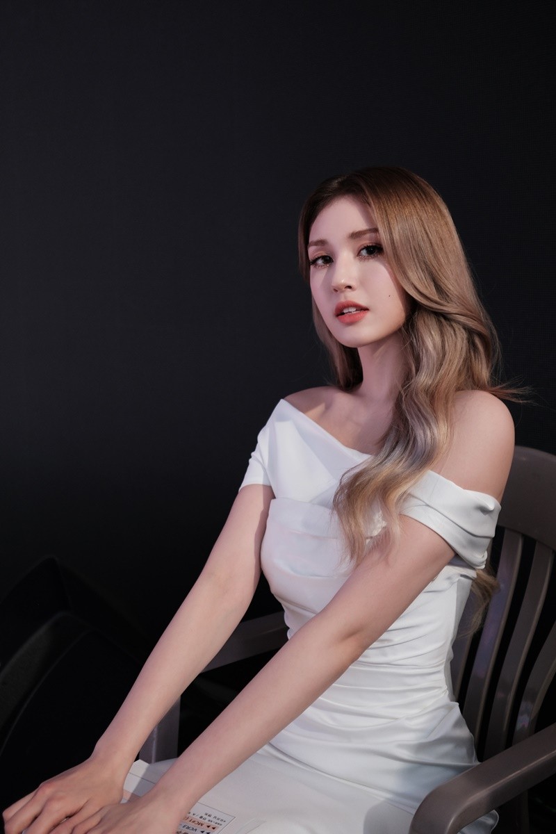 dearwinterkitty's tweet image. Jeon Somi Unite On : Live Concert 2020