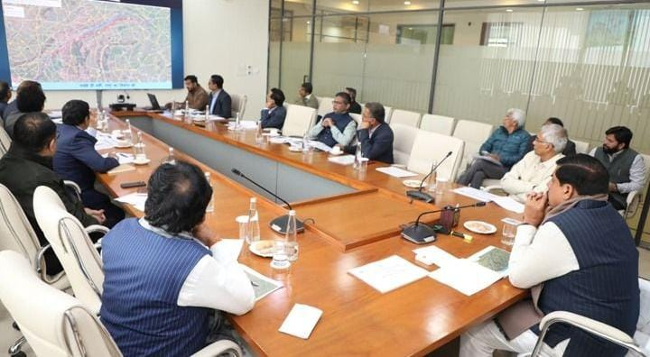 अटल प्रोग्रेस-वे परियोजना से चंबल क्षेत्र के विकास को मिलेगी गति : <a href="/CMMadhyaPradesh/">Chief Minister, MP</a> <a href="/DrMohanYadav51/">Dr Mohan Yadav</a> 

मुख्यमंत्री डॉ. यादव ने परियोजना के संबंध में दिए दिशा-निर्देश 
-
facebook.com/projsmorena/po…
-
#JansamparkMP #Morena