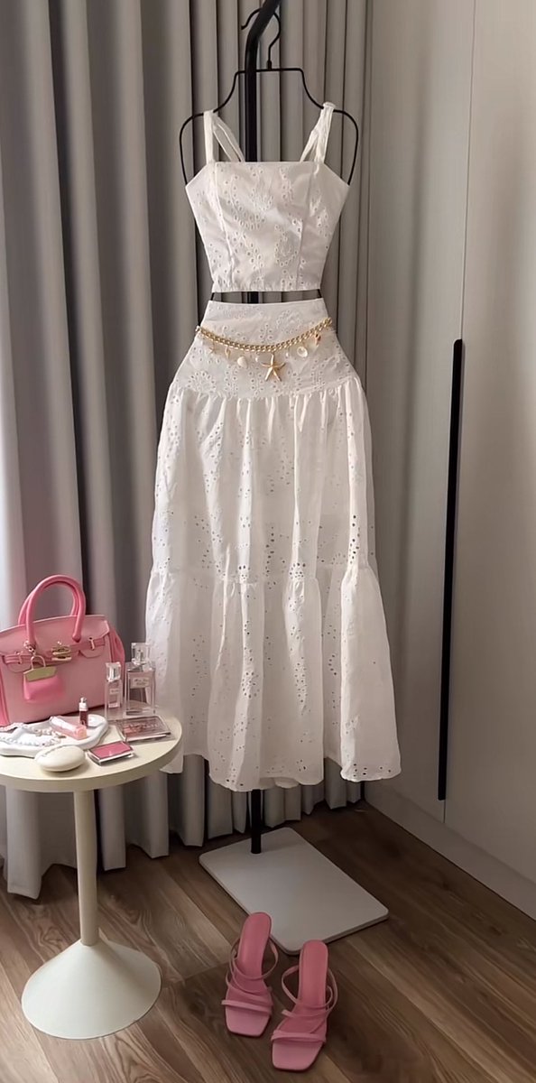 خيااااااالي خياااالي في اللبس يقطر انوووثه من شي ان✨🤍